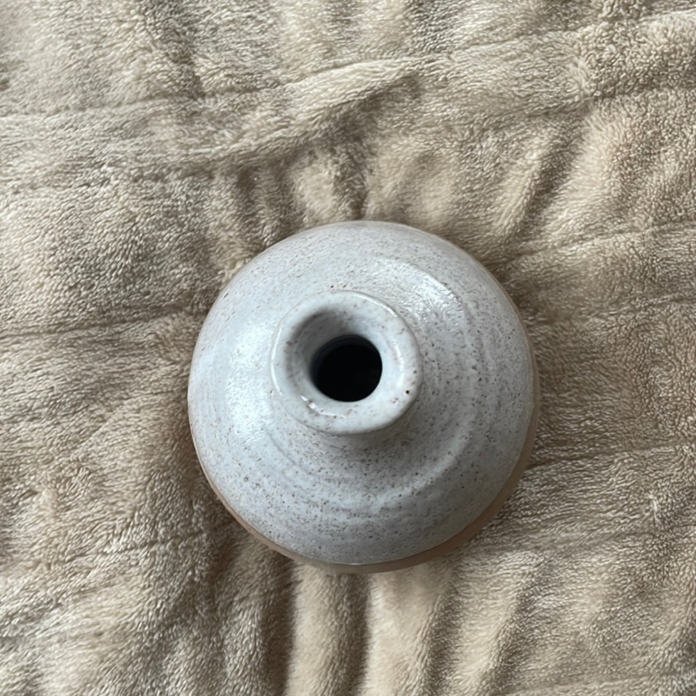 Ceramic vase, petite.